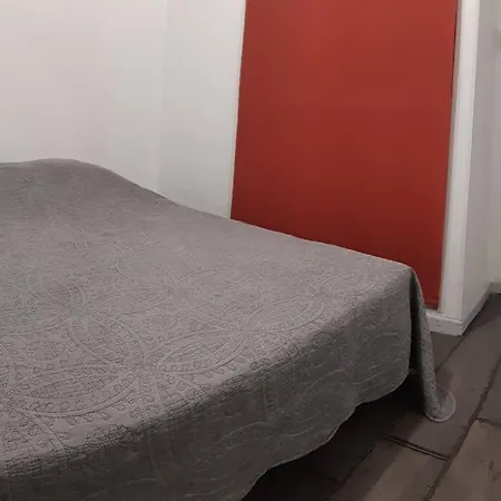 Au Calme, 200m Du Centre T2 Avec Balcon Et Parking Lägenhet