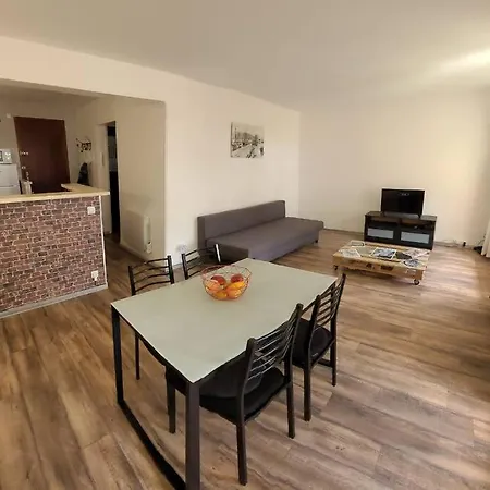 Lägenhet Au Calme, 200m Du Centre T2 Avec Balcon Et Parking