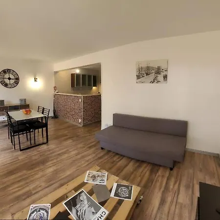 Lägenhet Au Calme, 200m Du Centre T2 Avec Balcon Et Parking *