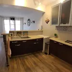 Au Calme, 200m Du Centre T2 Avec Balcon Et Parking קסיס