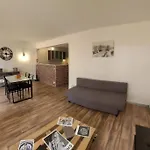 דירה Au Calme, 200m Du Centre T2 Avec Balcon Et Parking *