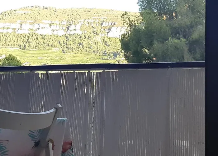 Апартаменты Au Calme, 200m Du Centre T2 Avec Balcon Et Parking Каси